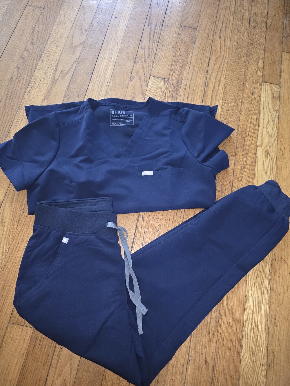 Figs Scrub set